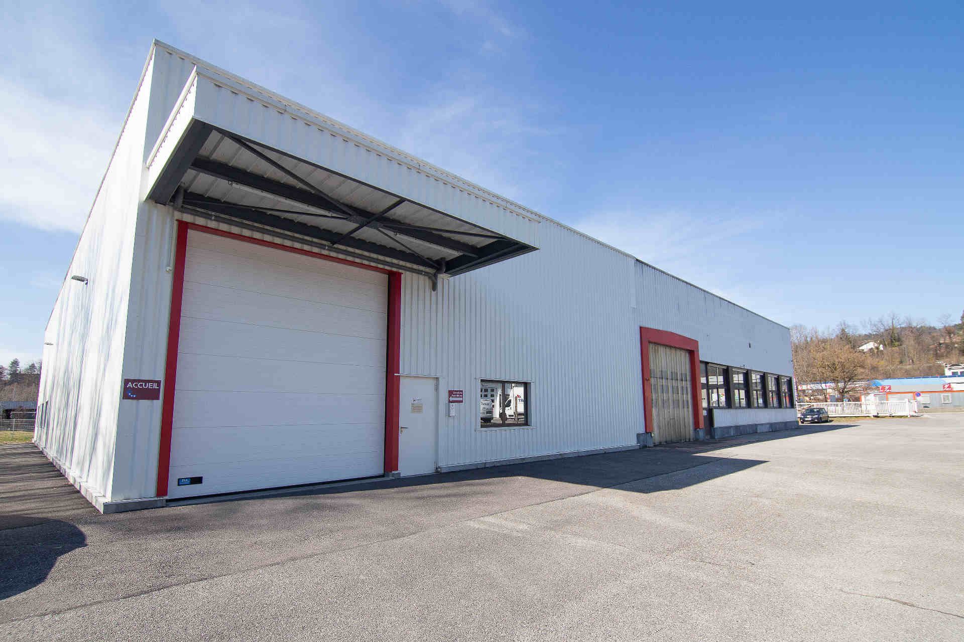 solution de marquage industriel - SMI - batiment extérieur